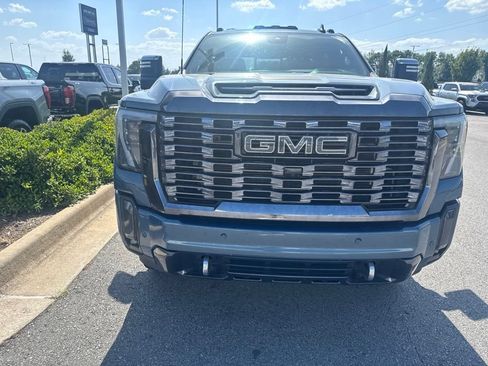 Used 2024 GMC Sierra 3500 Denali Ultimate AWD/4WD image 2