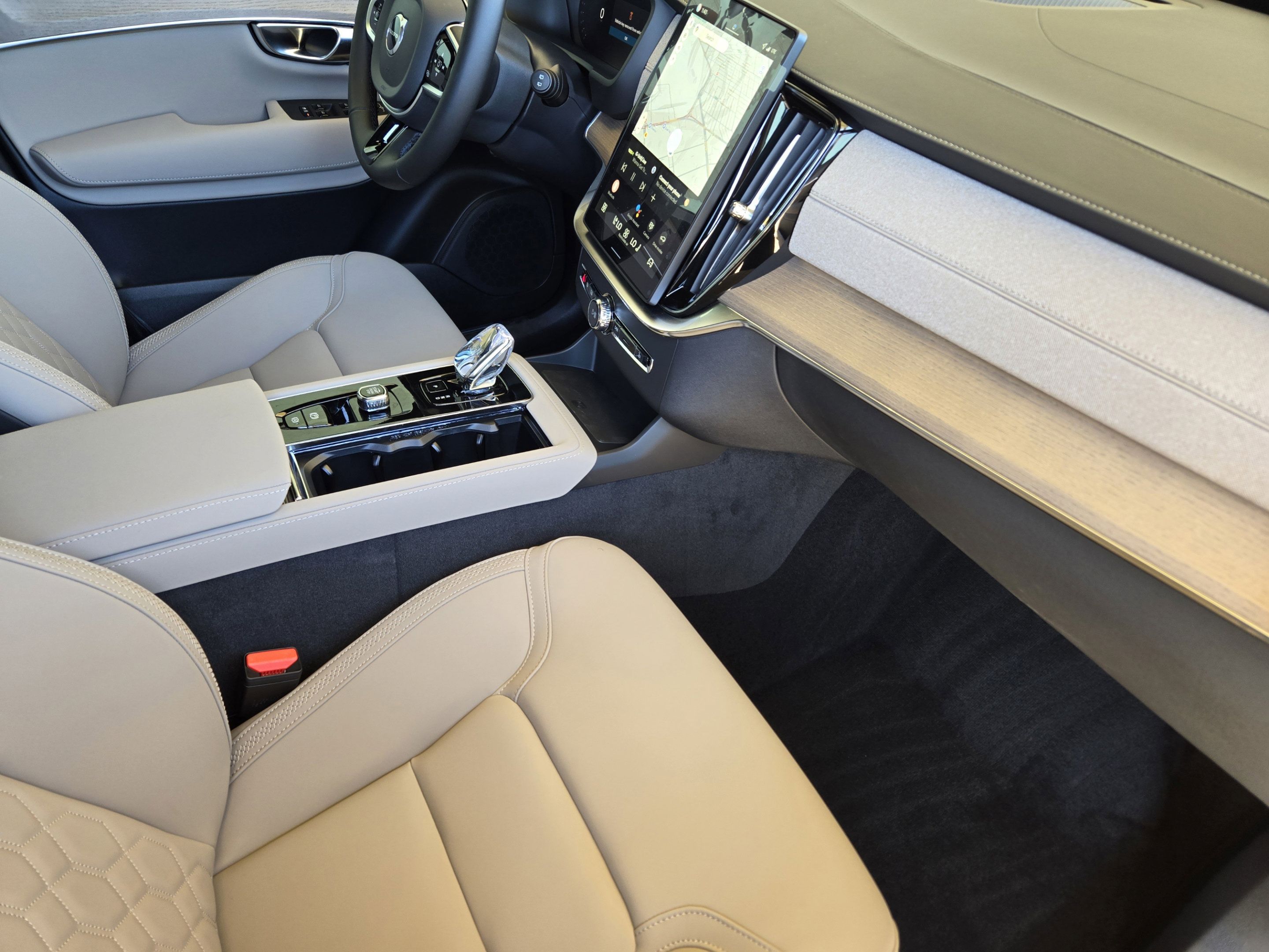 Used 2026 Volvo XC90 B6 Plus w/ Protection Package Premier AWD/4WD image 19