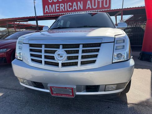 Used 2012 Cadillac Escalade ESV Luxury image 10