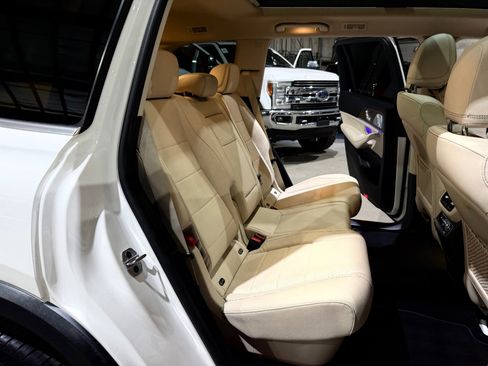 Used 2021 Mercedes-Benz GLS 450 4MATIC image 23