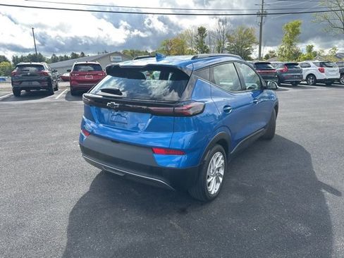 Used 2022 Chevrolet Bolt EUV LT w/ Comfort Package image 8