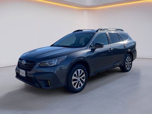 Used 2021 Subaru Outback Premium image 3