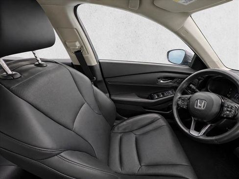 Used 2023 Honda Accord Touring image 16