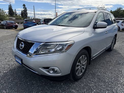 Used 2014 Nissan Pathfinder SL w/ SL Premium Package AWD/4WD image 6