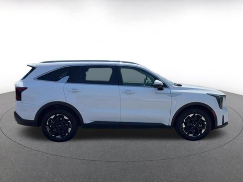 Used 2024 Kia Sorento S FWD image 13