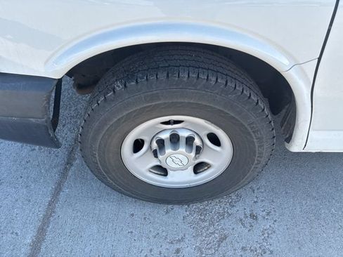 Used 2016 Chevrolet Express 2500 LS RWD image 9