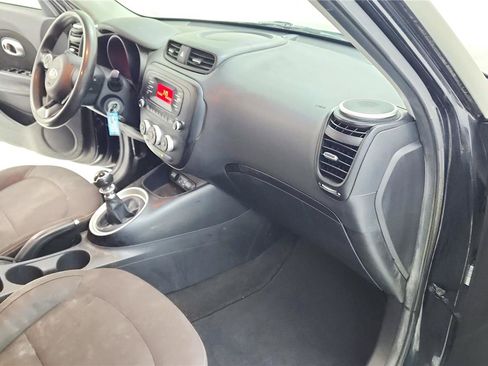 Used 2015 Kia Soul image 29