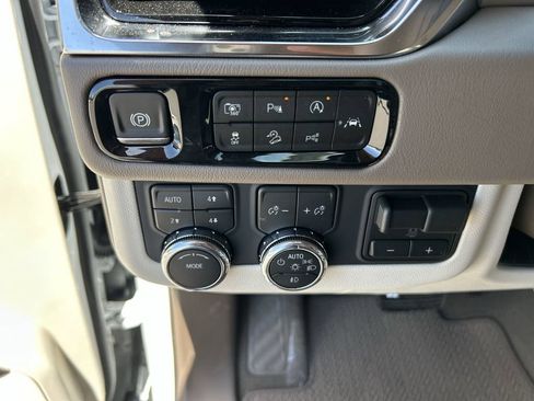 New 2026 GMC Yukon Denali w/ Advanced Technology Package AWD/4WD image 18