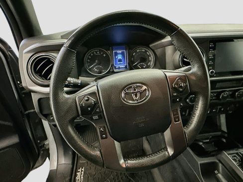 Used 2021 Toyota Tacoma TRD Off-Road w/ Technology Package AWD/4WD image 18