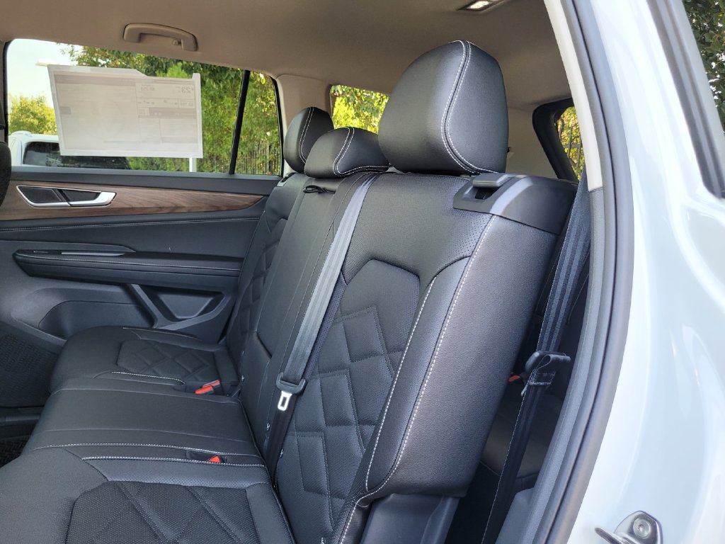 New 2026 Volkswagen Atlas SE FWD image 14