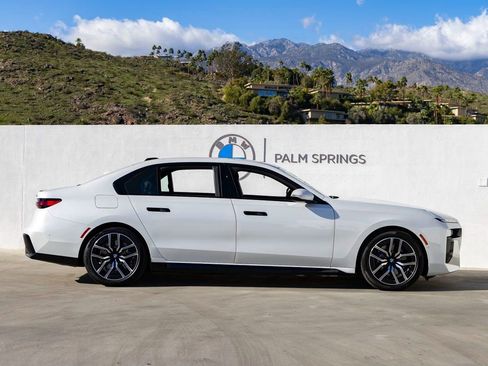 New 2026 BMW 750e xDrive image 6