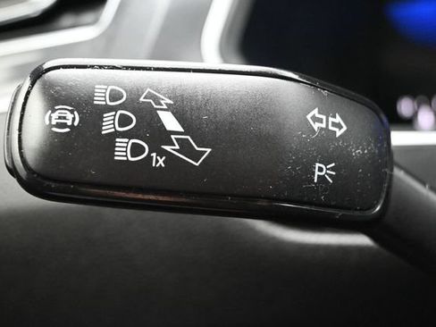 Used 2023 Volkswagen Tiguan SE R-Line FWD image 21