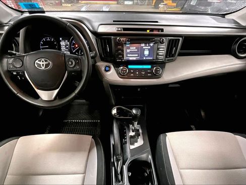 Used 2017 Toyota RAV4 XLE AWD/4WD image 15