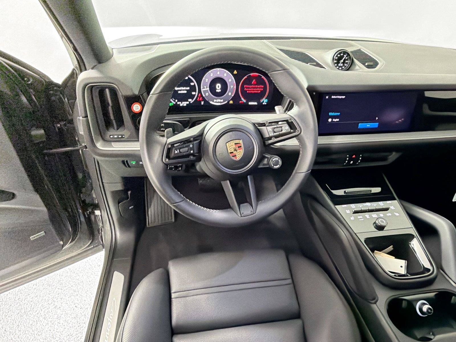 Certified 2025 Porsche Cayenne Coupe AWD/4WD image 18