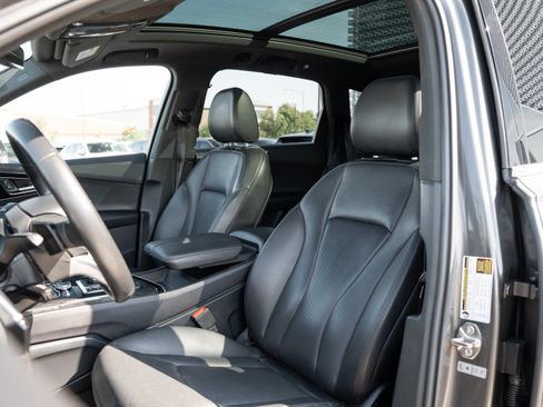 Used 2018 Audi Q7 3.0T Prestige w/ Prestige Package AWD/4WD image 17