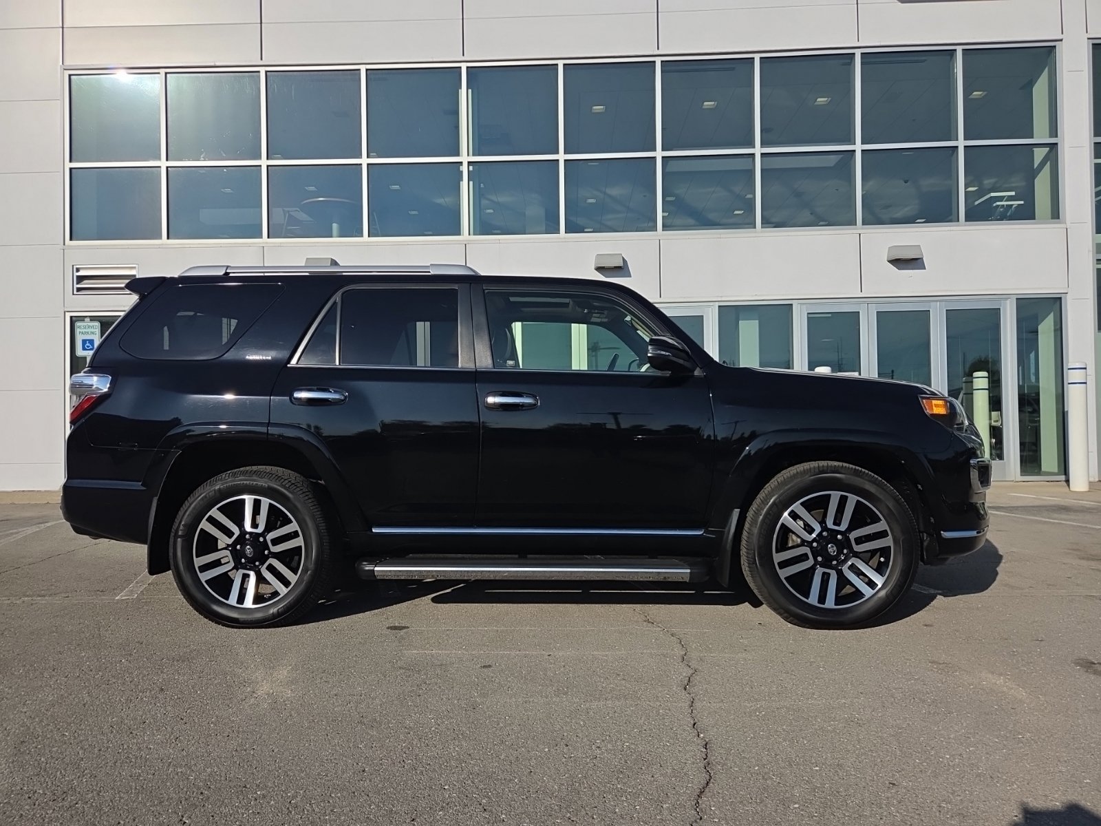 Used 2018 Toyota 4Runner Limited AWD/4WD image 2