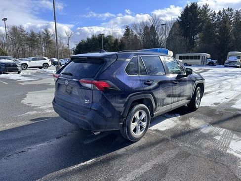 Used 2021 Toyota RAV4 XLE image 3