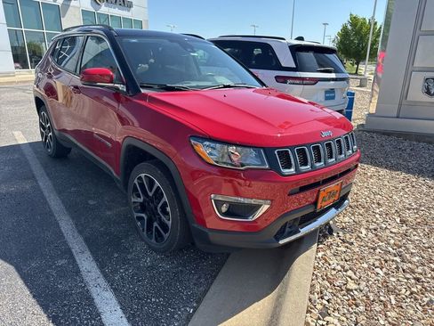Used 2019 Jeep Compass Limited w/ Advanced Safety Group AWD/4WD image 5