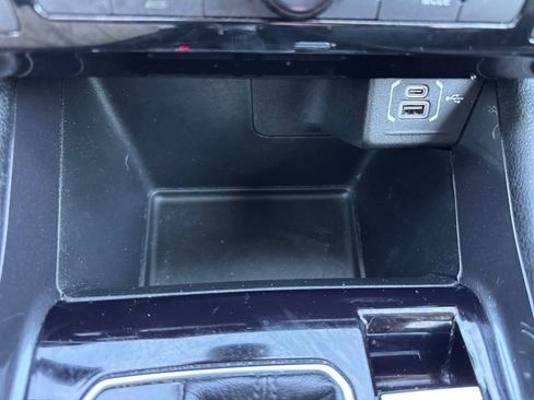 Used 2022 Jeep Compass Latitude w/ Sun and Sound Group image 24