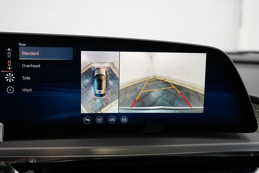 Used 2024 Cadillac Lyriq Luxury AWD/4WD image 18