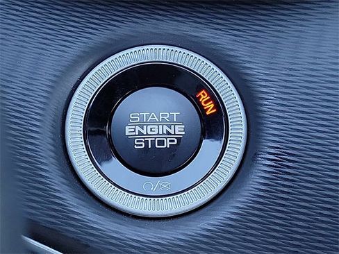 New 2025 Jeep Grand Cherokee Altitude image 17