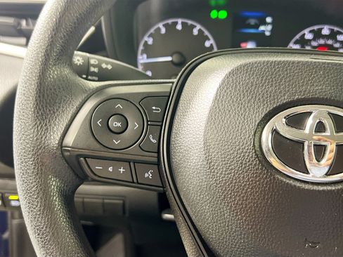 Used 2025 Toyota Corolla LE FWD image 17