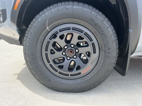 New 2025 Nissan Frontier PRO-4X image 11