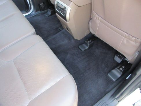 Used 2022 Lexus GX 460 Luxury w/ Off Road Package AWD/4WD image 22