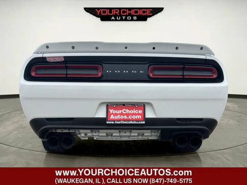 Used 2019 Dodge Challenger SXT RWD image 9