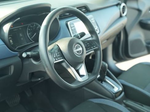 Used 2025 Nissan Versa SV FWD image 27