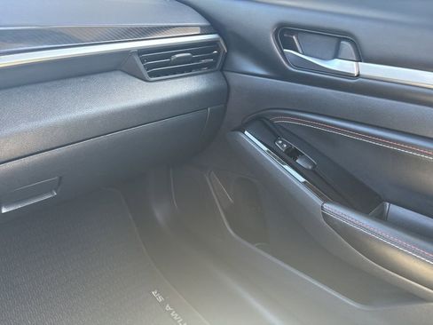 Used 2023 Nissan Altima 2.0 SR FWD image 26