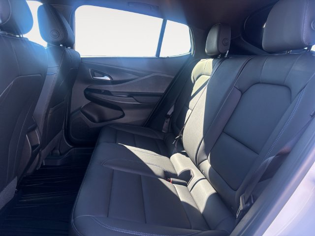 Used 2025 Buick Envista Sport Touring w/ Experience Buick Package FWD image 13