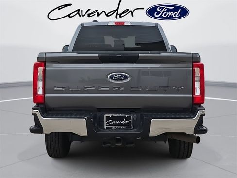 Used 2024 Ford F250 XLT image 6