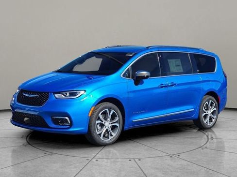 New 2026 Chrysler Pacifica Pinnacle AWD/4WD image 3
