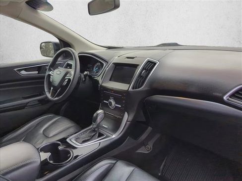 Certified 2018 Ford Edge Titanium w/ Technology Package image 19