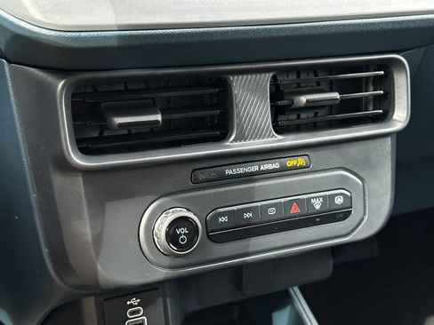 Used 2025 Ford Maverick XL FWD image 21