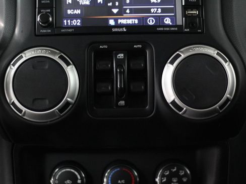 Used 2018 Jeep Wrangler Unlimited Sahara AWD/4WD image 49