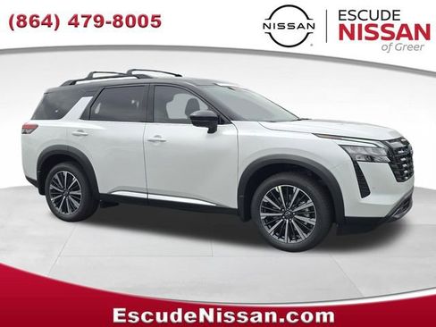 New 2026 Nissan Pathfinder Platinum AWD/4WD image 1