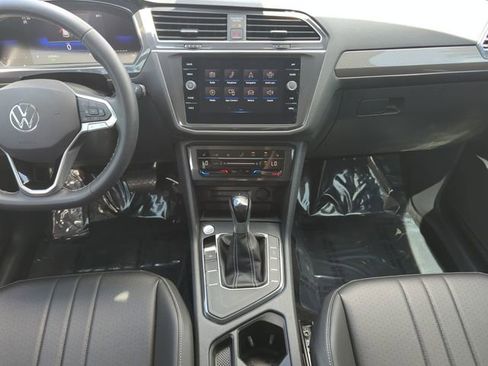 Certified 2023 Volkswagen Tiguan SE image 15