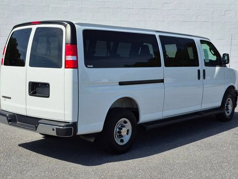 Used 2025 Chevrolet Express 3500 LT w/ LT Preferred Equipment Group RWD image 16