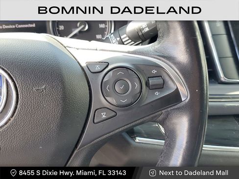 Used 2020 Buick Enclave Essence image 24