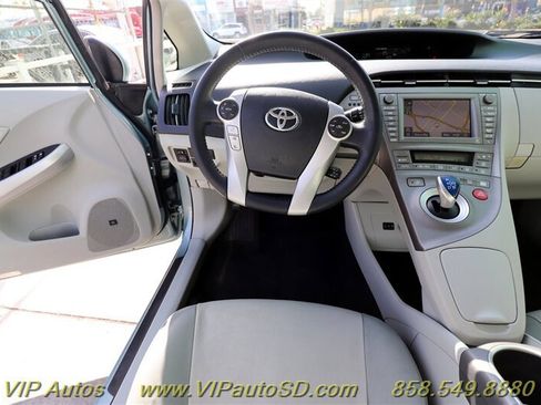 Used 2014 Toyota Prius Four w/ Solar Roof Package image 10