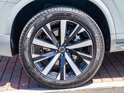 Used 2026 Volvo XC90 B5 Core AWD/4WD image 9