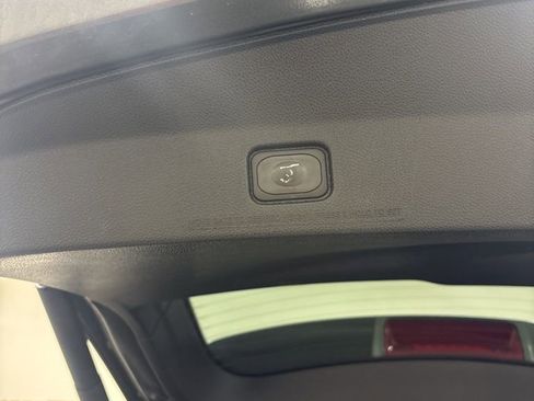 Used 2016 Ford Explorer XLT w/ Equipment Group 202A FWD image 25