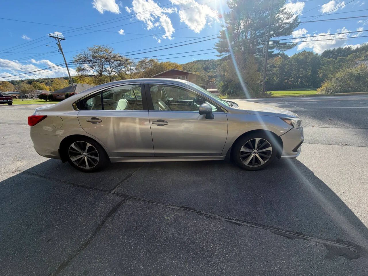Used 2018 Subaru Legacy 3.6R Limited AWD/4WD image 3
