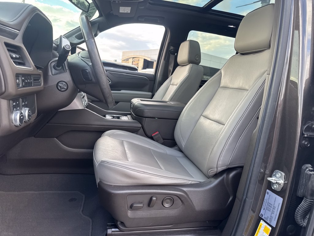Used 2021 GMC Yukon SLT w/ SLT Premium Package AWD/4WD image 17