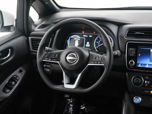 Used 2025 Nissan Leaf S FWD image 14