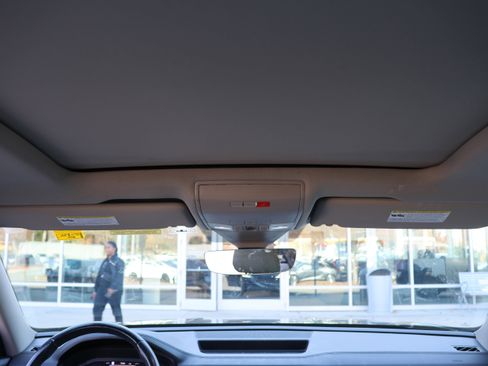 Used 2021 Volkswagen Atlas SEL Premium image 31