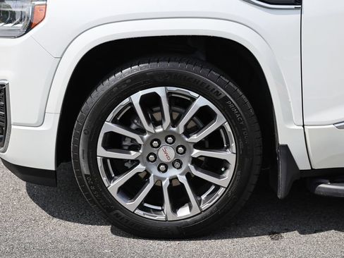 Used 2023 GMC Acadia Denali w/ Denali Technology Package FWD image 10