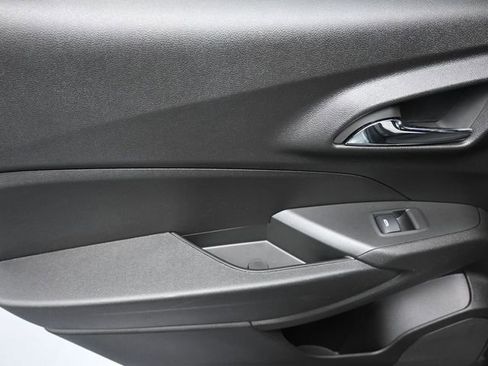 Used 2024 Chevrolet Trax RS image 19